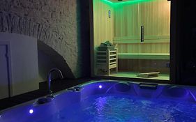 Augustus Luxury Suite